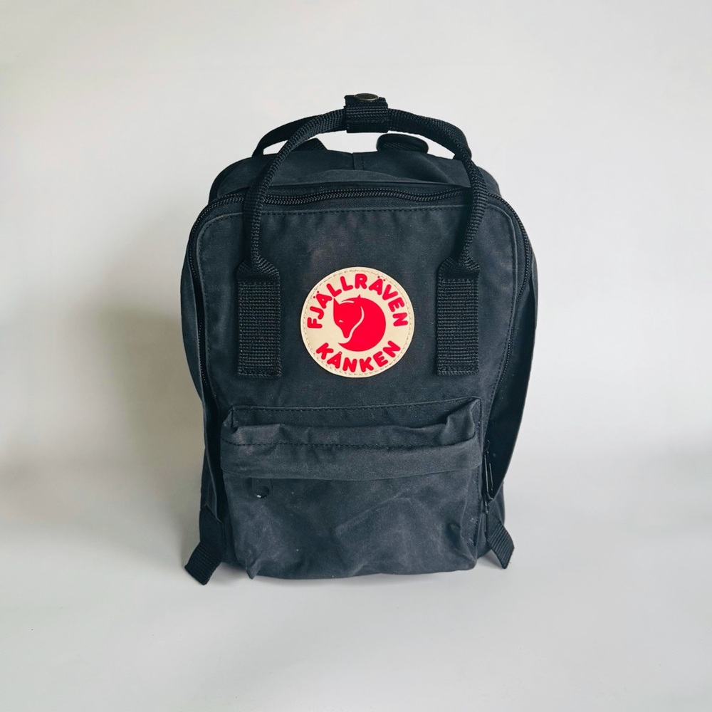 Fjallraven Kånken Black Mini Backpack